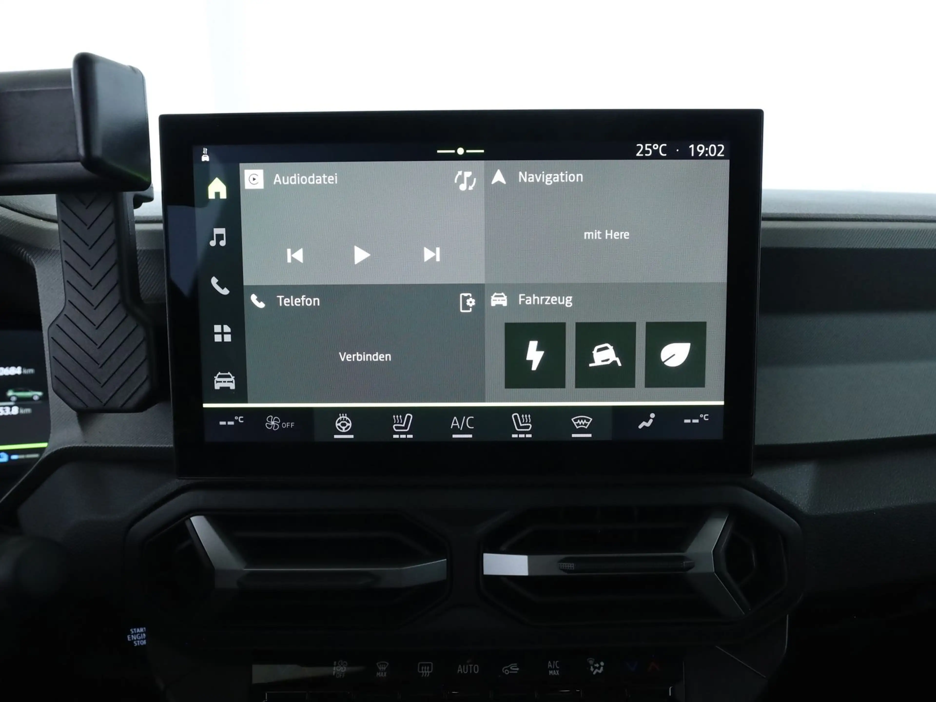 Dacia Bigster Hybrid 155 Journey, City- & Winterpaket+ — photo 11