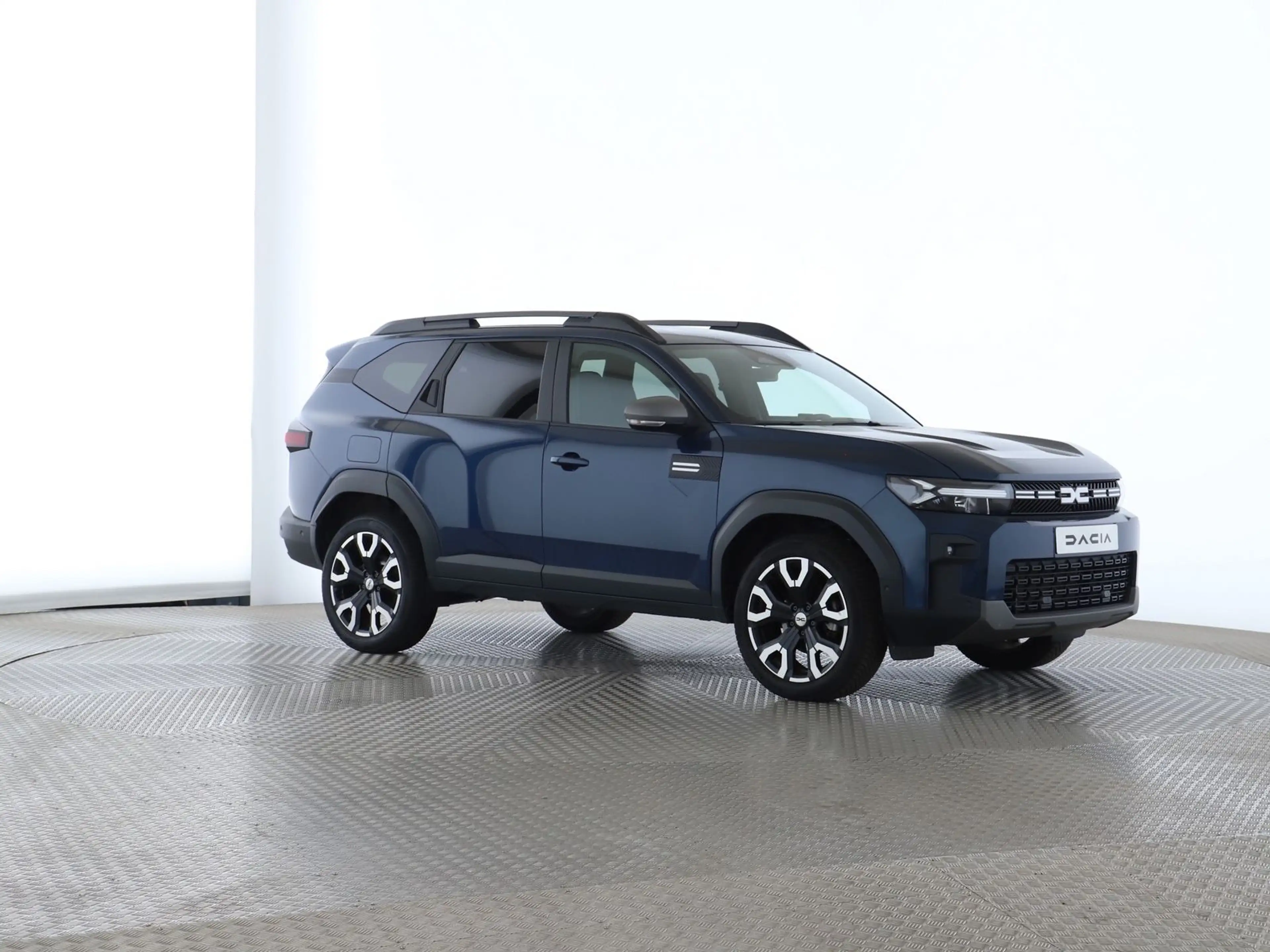 Dacia Bigster Hybrid 155 Journey, City- & Winterpaket+ — photo 4