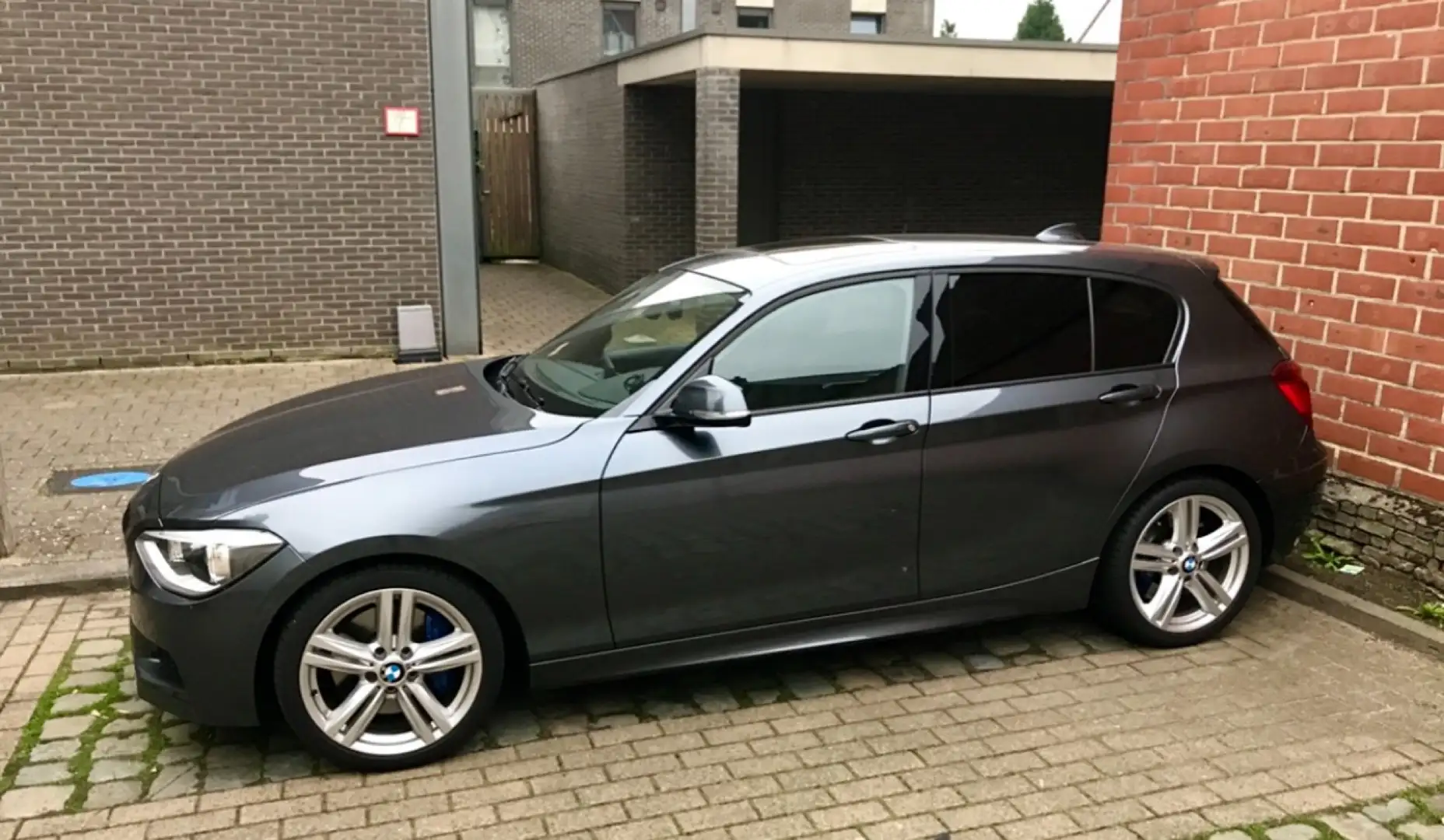 BMW 118 118d Sport Line - 1