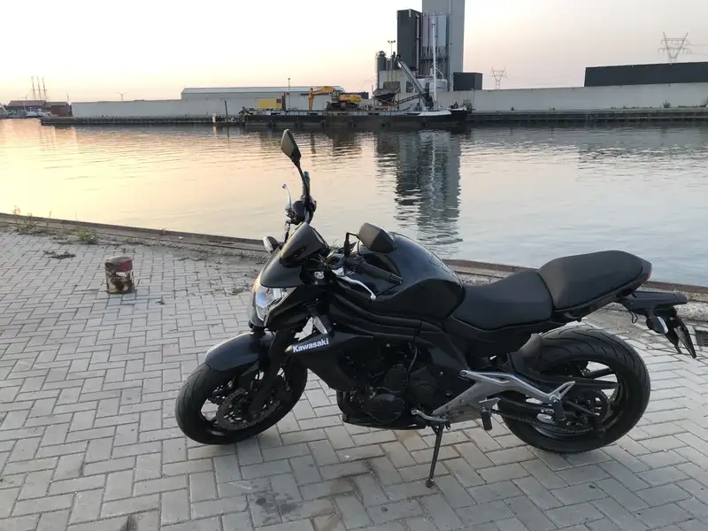 Kawasaki ER-6n - foto 2