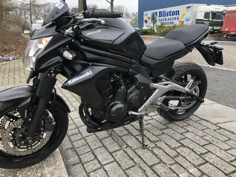 Kawasaki ER-6n - foto 3