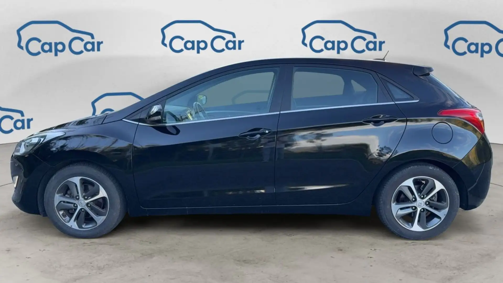 Hyundai i30 II 1.6 CRDi 110 DCT-7 GO! Navi - Automatique Noir - 2
