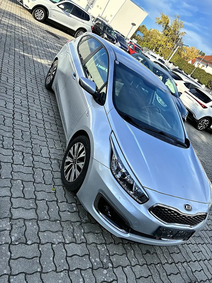 Kia Ceed / cee'd cee'd 1,4 MPI Silber Plus Silber - 2
