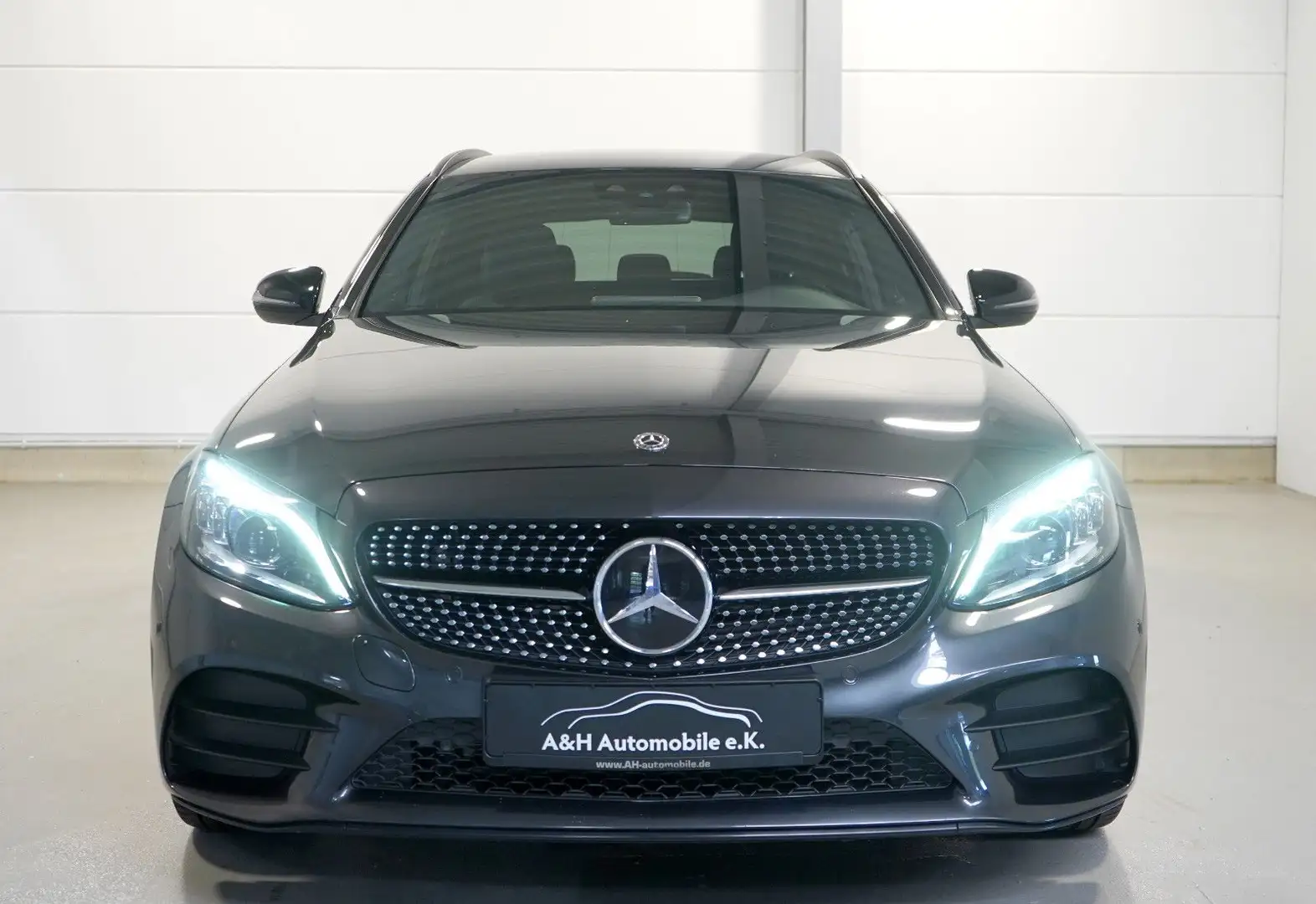 Mercedes-Benz C 300 T de 9G AMG Line *AHK*MULTIBEAM*KAMERA* Grijs - 2