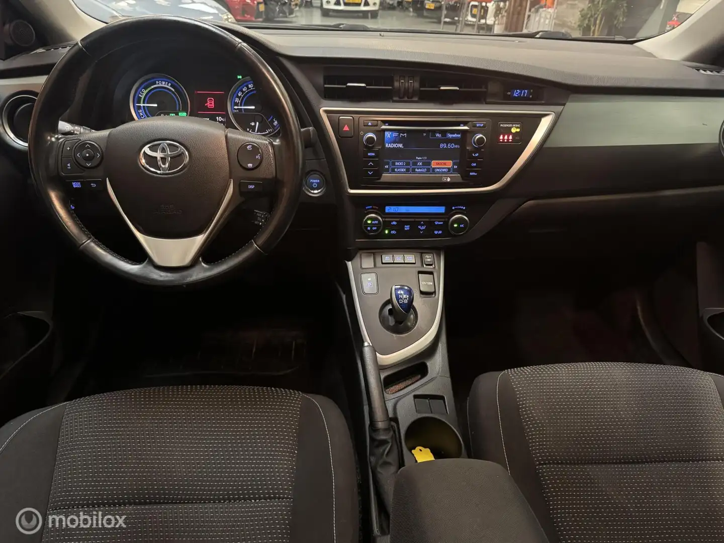 Toyota Auris Touring Sports 1.8 Hybrid Lease Grau - 2