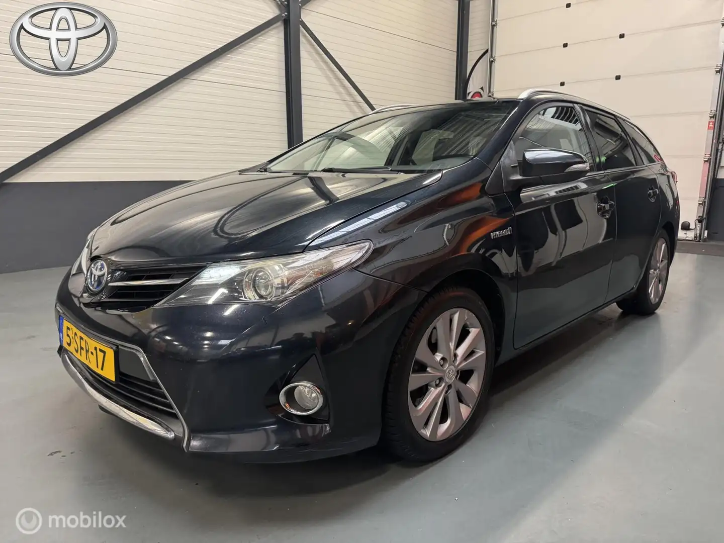 Toyota Auris Touring Sports 1.8 Hybrid Lease Grau - 1