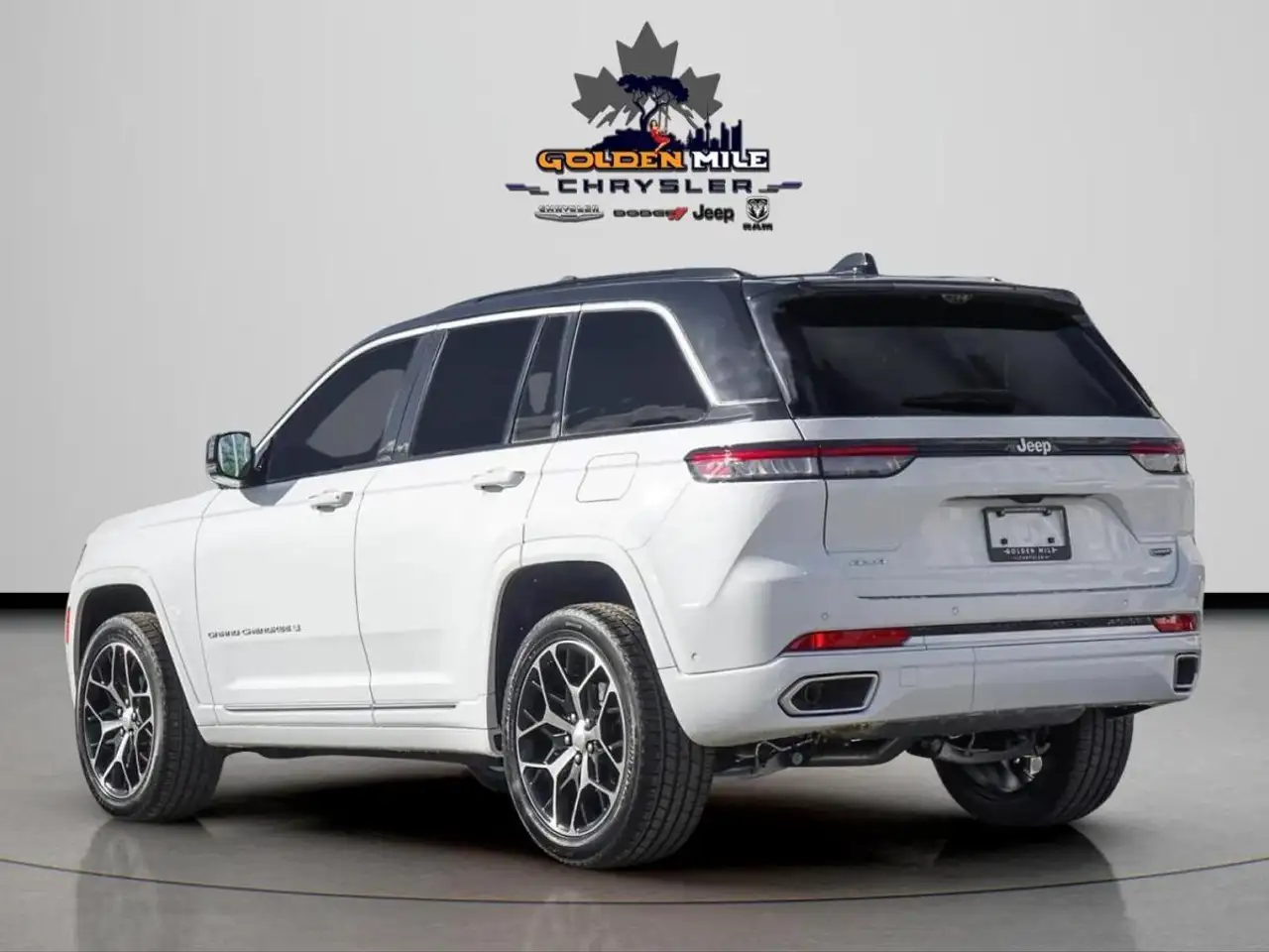 Jeep Grand Cherokee снимка Jeep Grand Cherokee