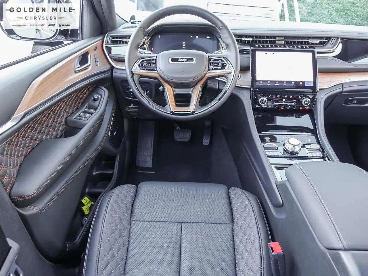 Jeep Grand Cherokee снимка Jeep Grand Cherokee