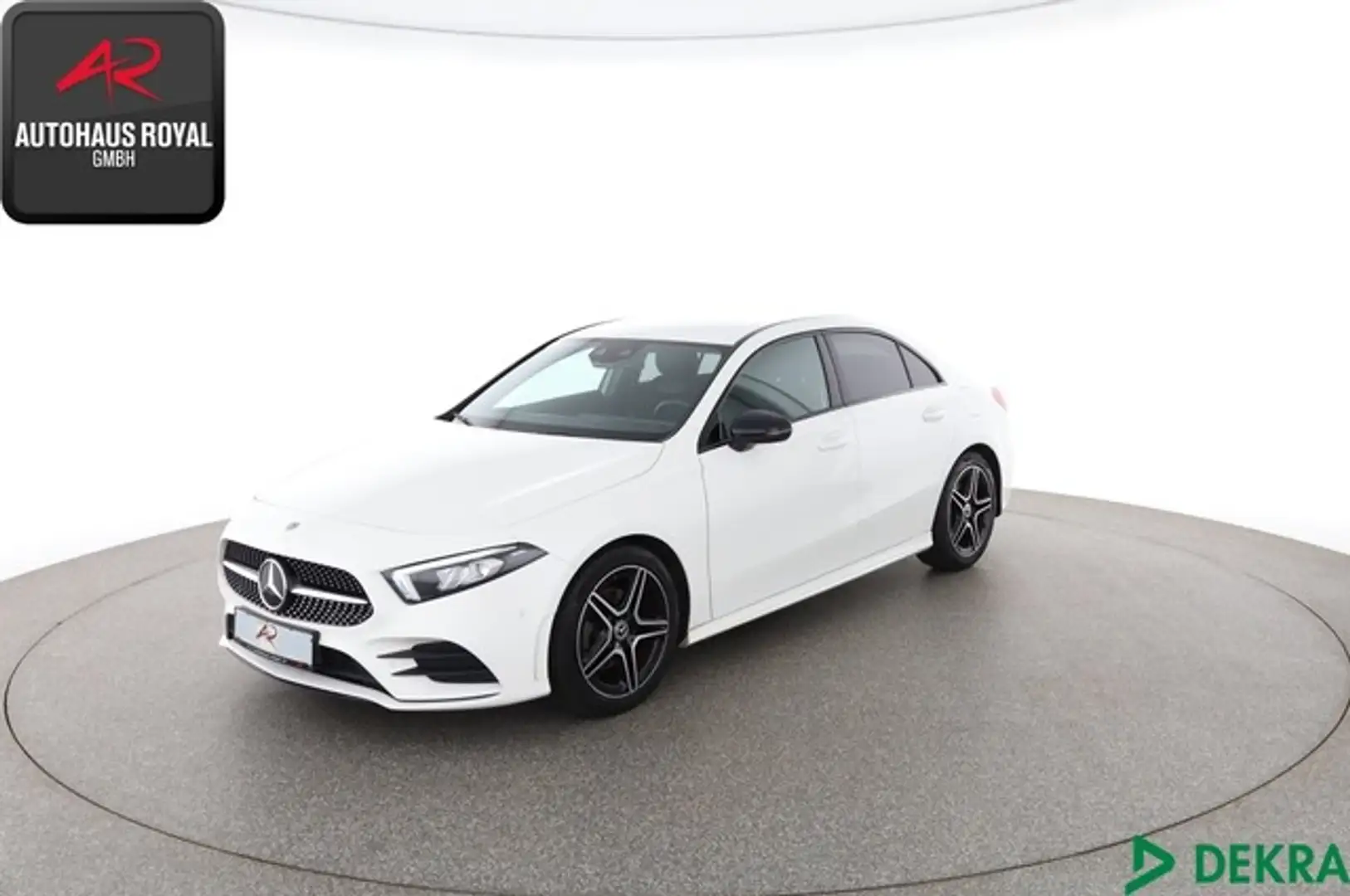 Mercedes-Benz A 200 Limousine AMG NIGHT WIDE,KAMERA,CARPLAY,SH Biały - 1
