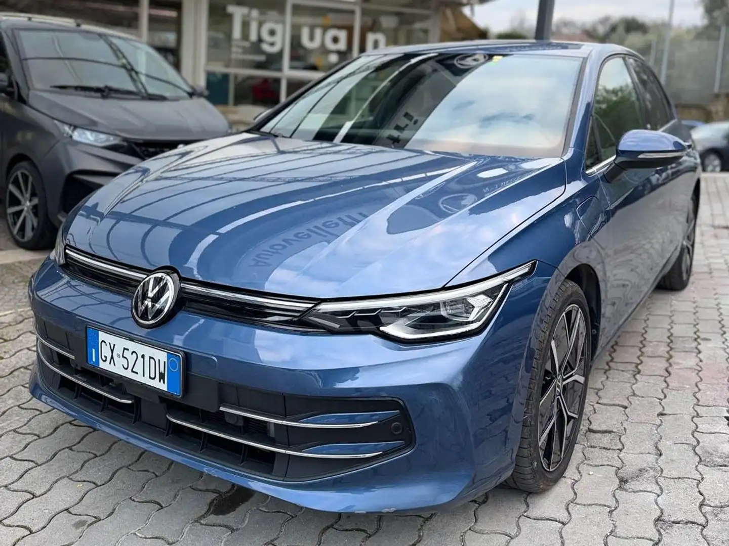 Volkswagen Golf Golf VIII 2024 1.5 tsi ehybrid 50 Years 204cv dsg Blau - 1