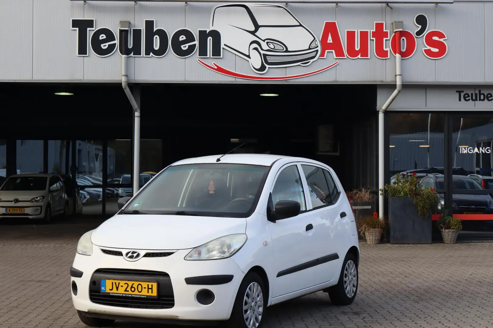Hyundai i10 1.1 Active Opknapper, Stuurbekrachtiging, Radio cd Blanc - 1