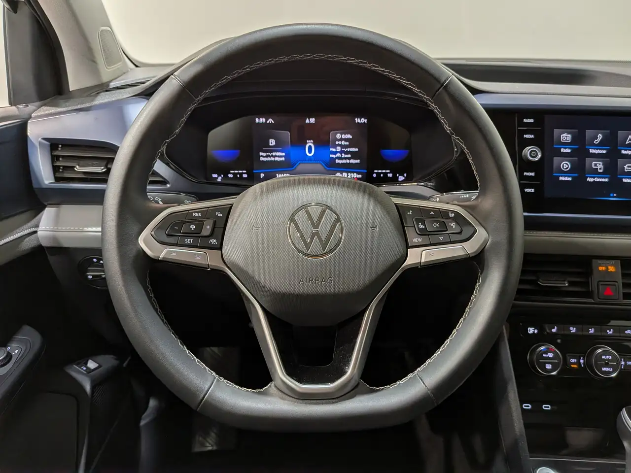 Volkswagen Taos снимка Volkswagen Taos