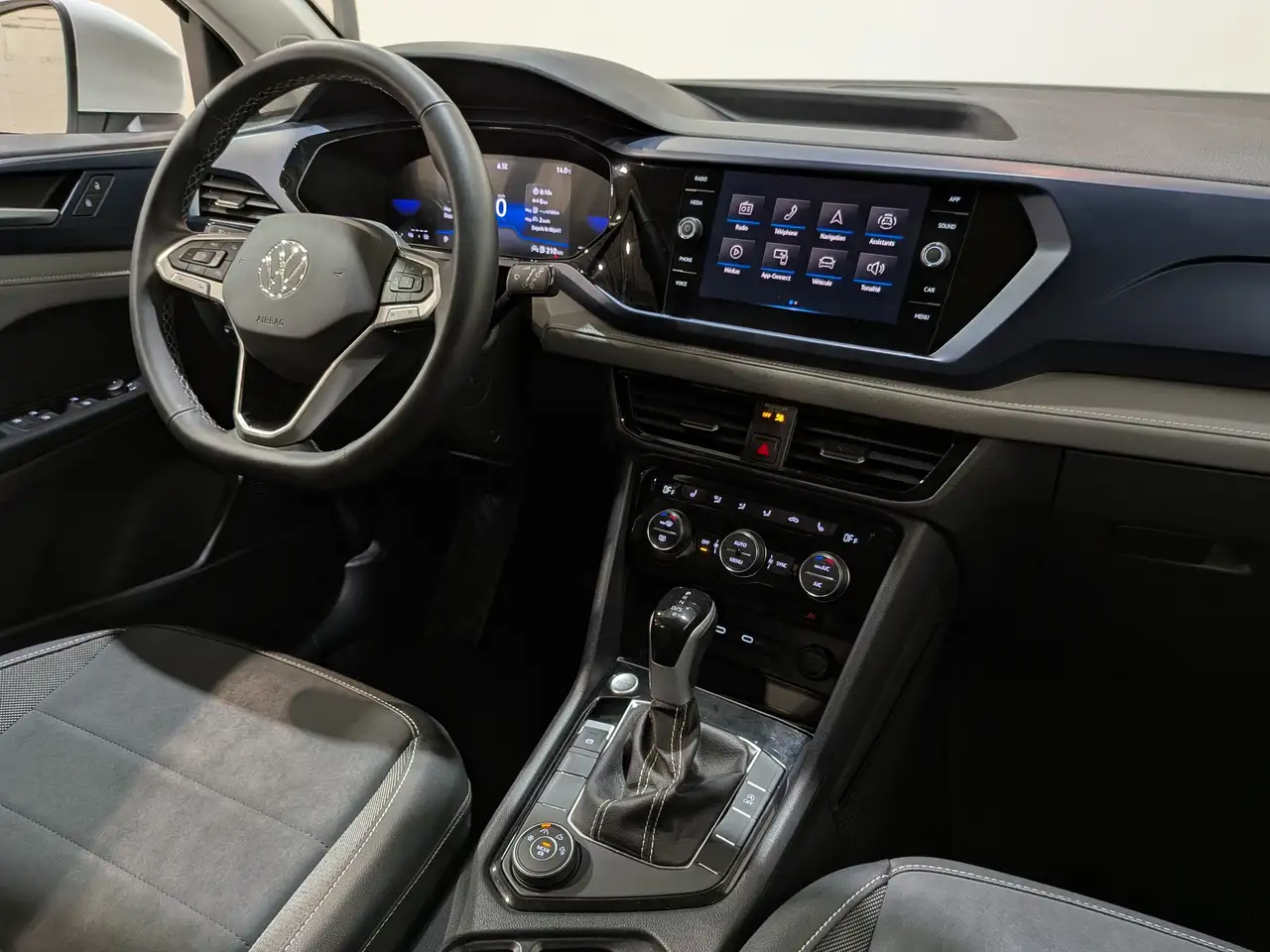 Volkswagen Taos снимка Volkswagen Taos