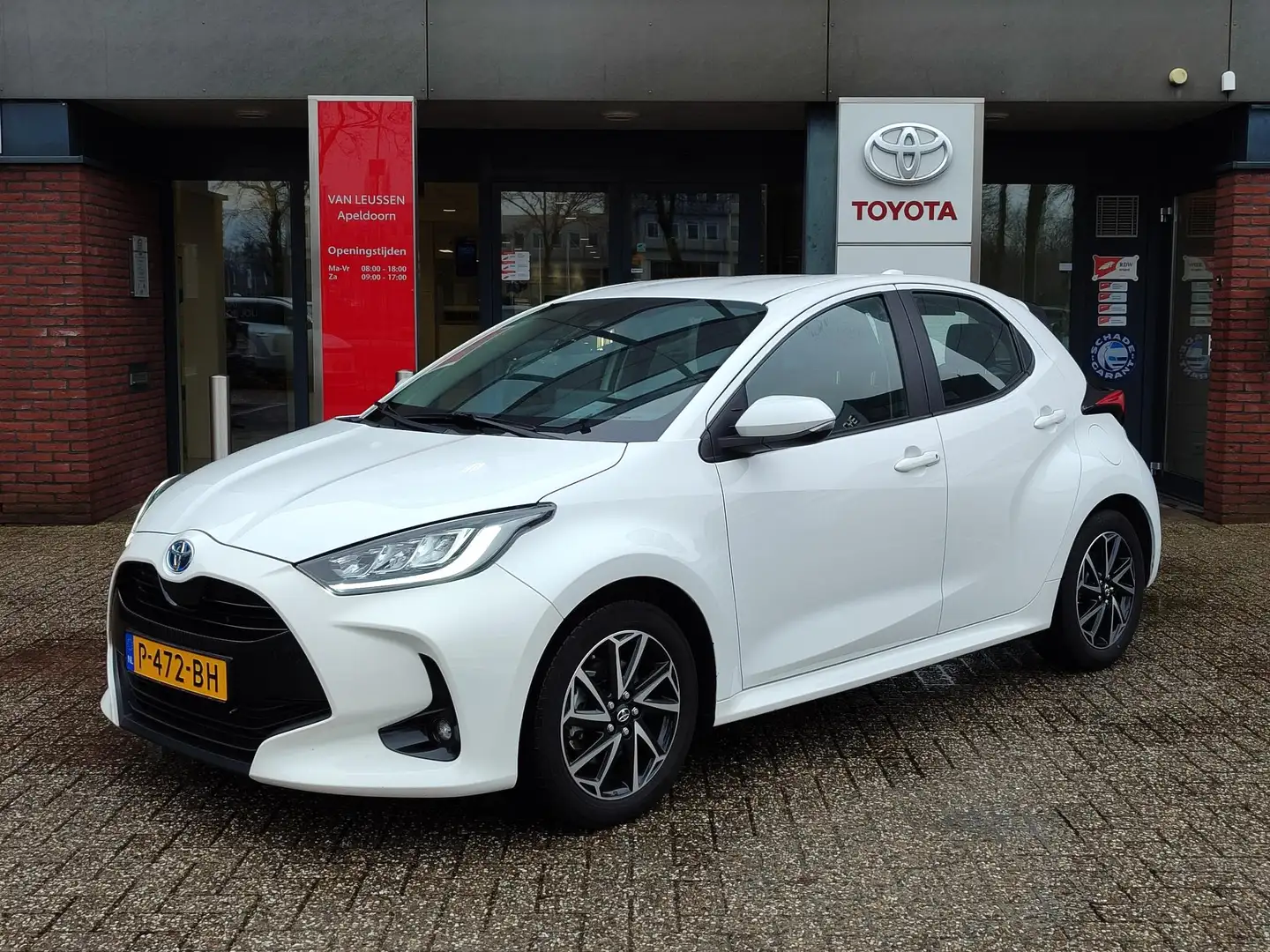 Toyota Yaris 1.5 Hybrid DYNAMIC PARK-SENSOREN KEYLESS LED APPLE Weiß - 1