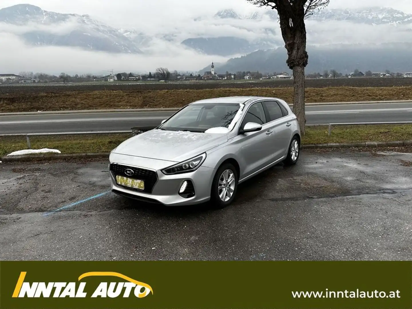 Hyundai i30 Launch Premium Grau - 1