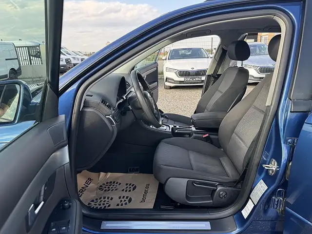 Audi A4 Avant view 14