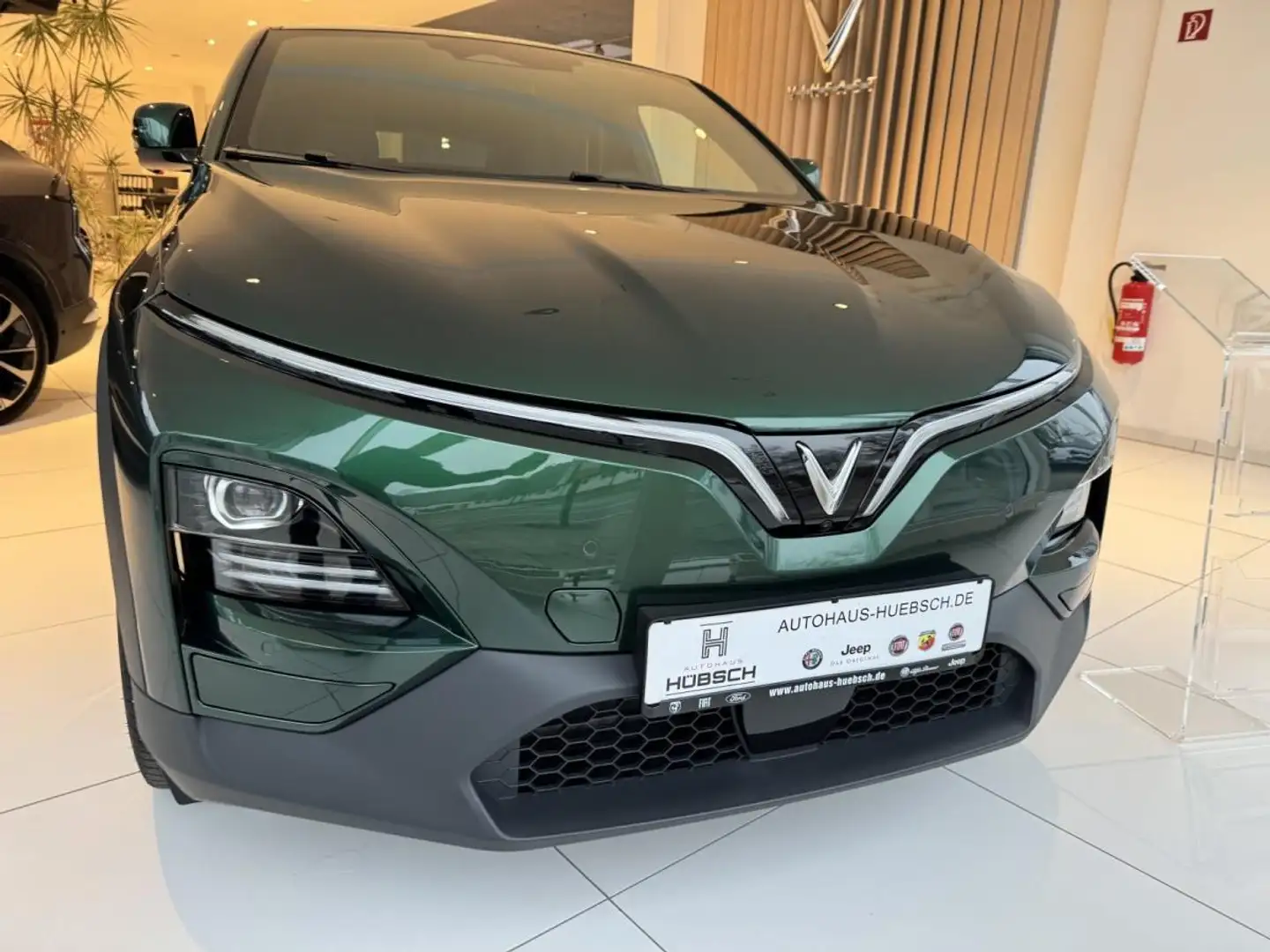 VinFast VF 6 59,6 kWh Plus Grün - 1