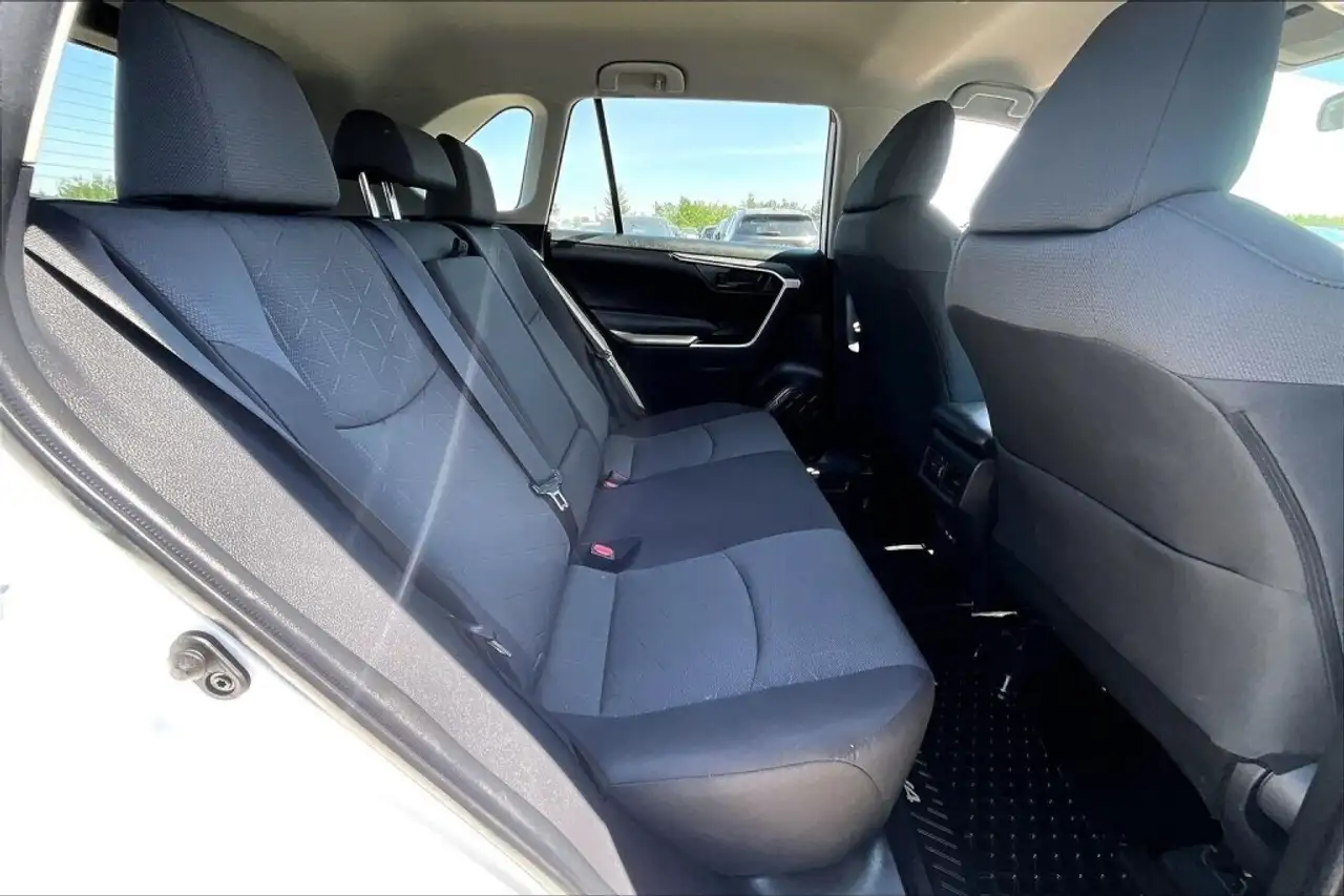 Toyota RAV 4 снимка Toyota RAV 4
