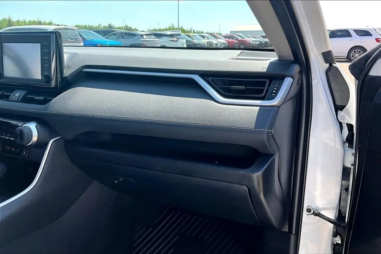 Toyota RAV 4 снимка Toyota RAV 4
