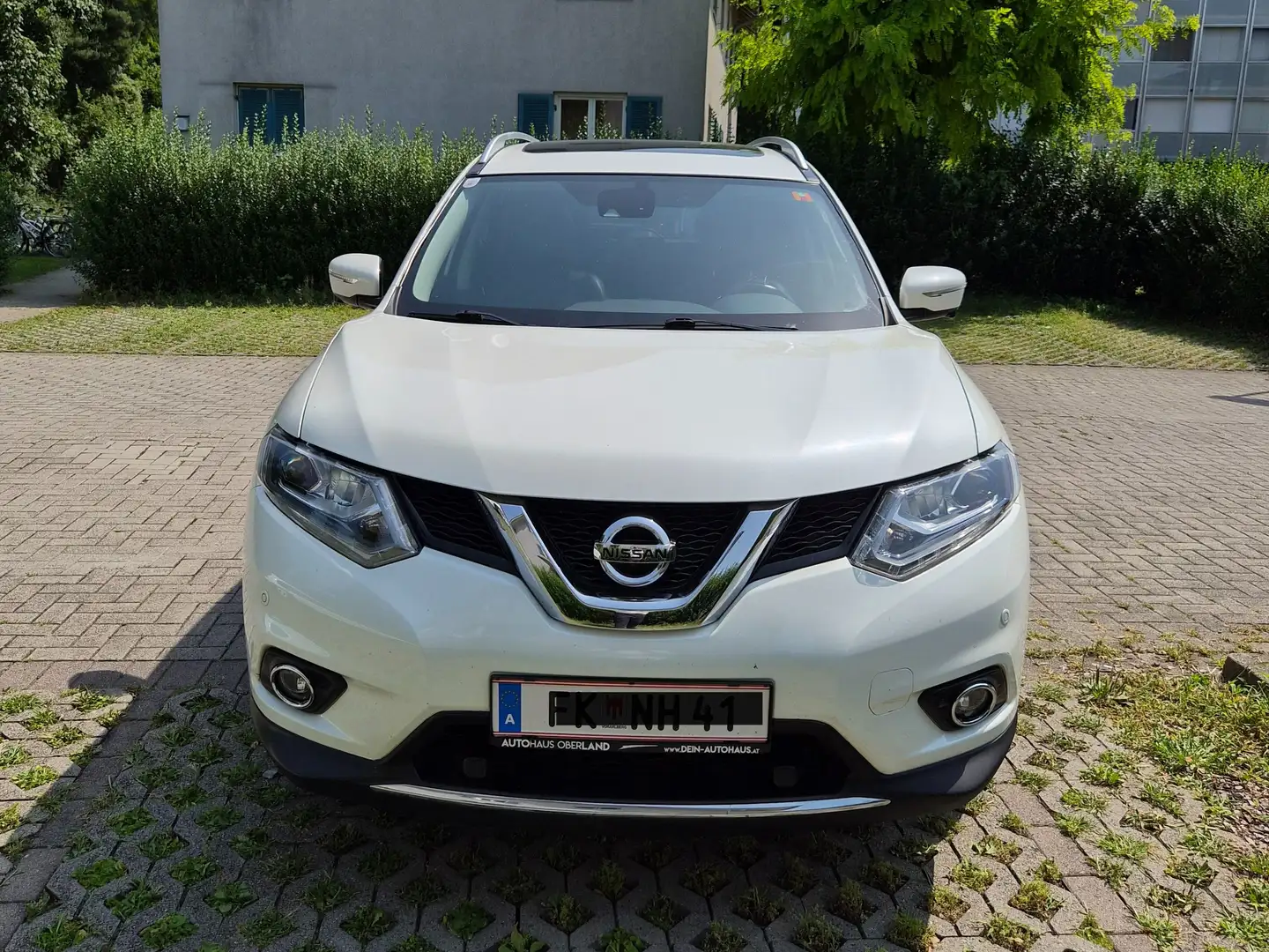 Nissan X-Trail X-TRAIL 1,6dCi 360° Aut. 360° Weiß - 1