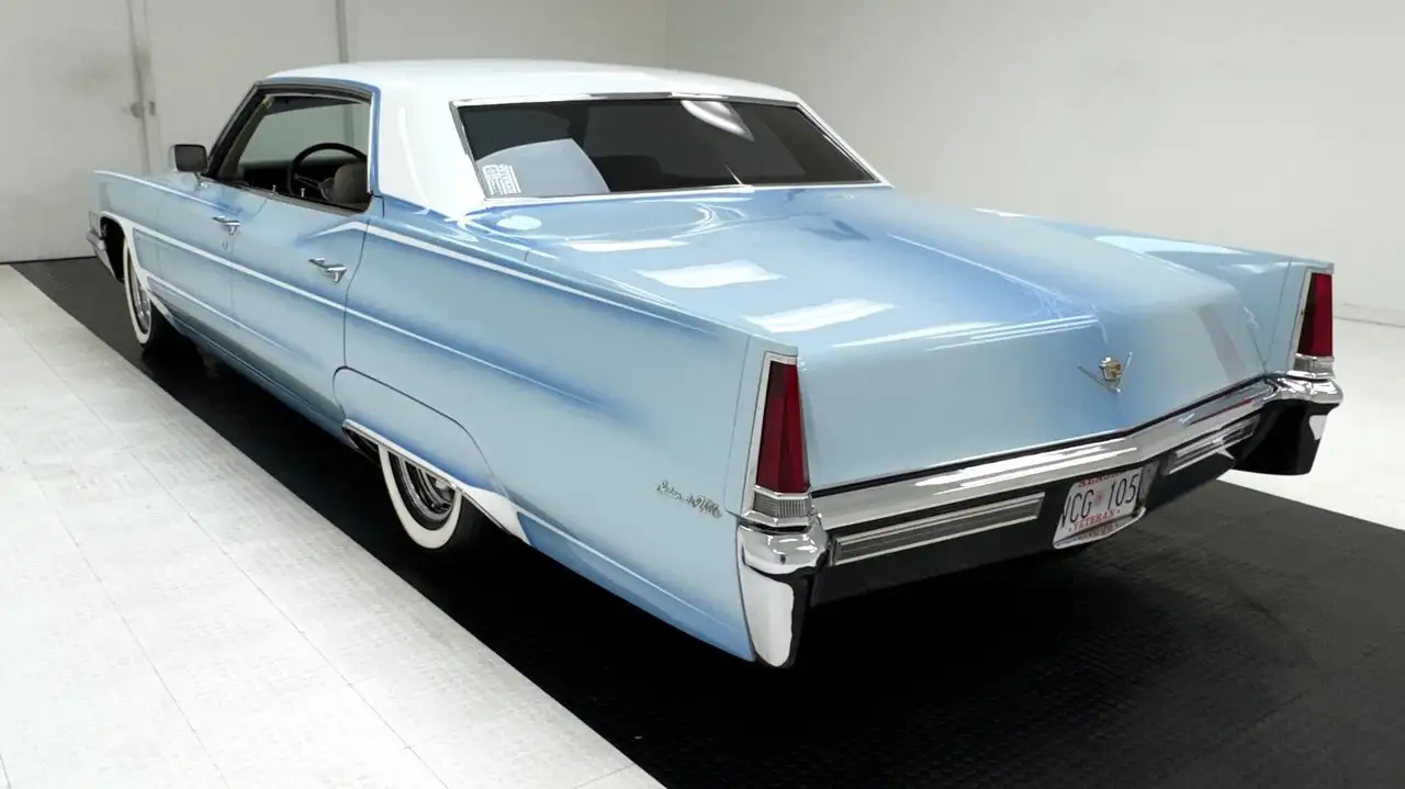 Cadillac Deville 4 Door Hardtop, foto 3