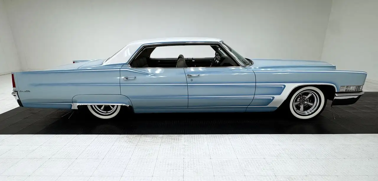 Cadillac Deville 4 Door Hardtop, foto 6