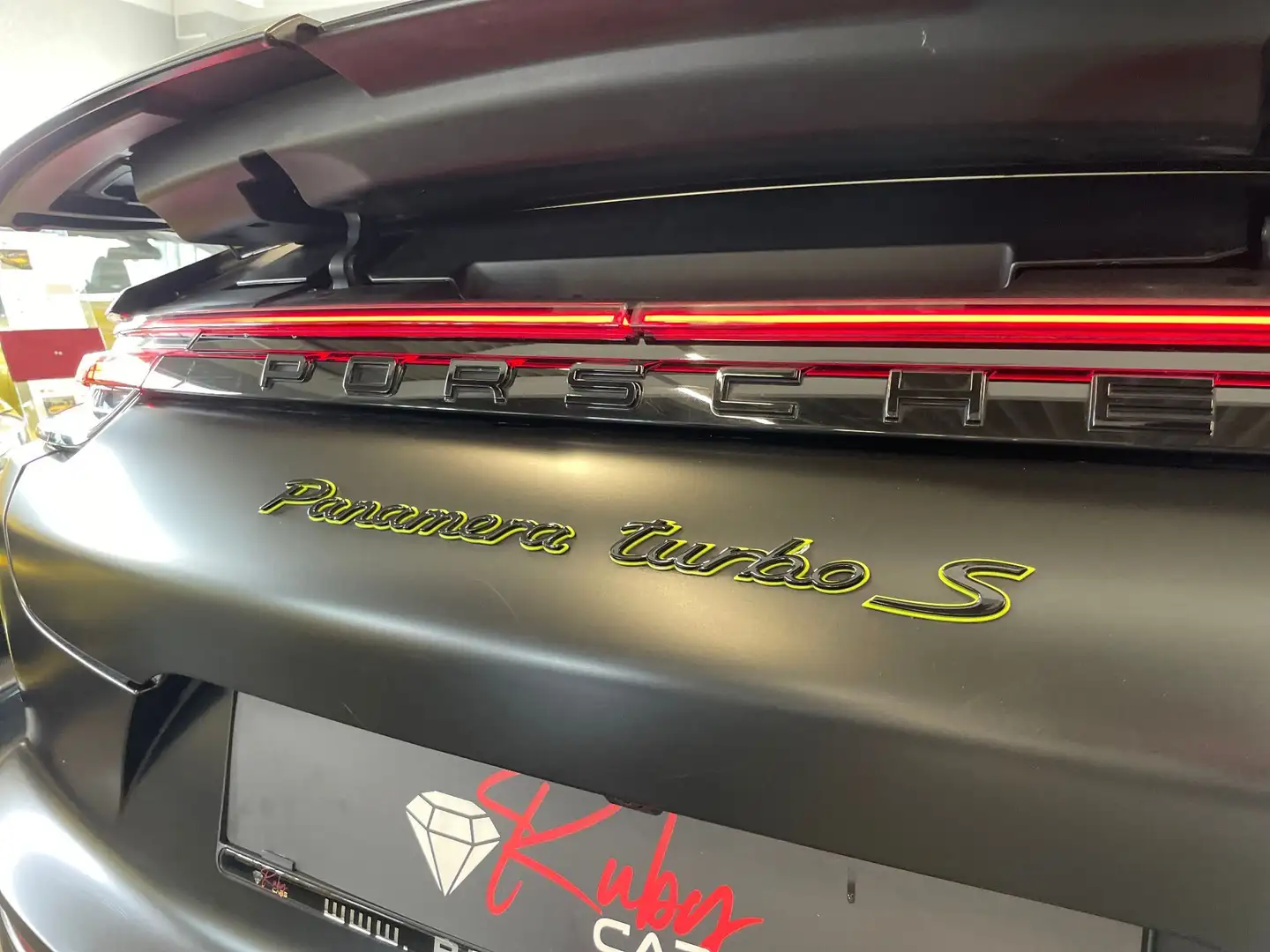 Porsche Panamera Turbo S E-Hybrid PHEV Aut. - 2