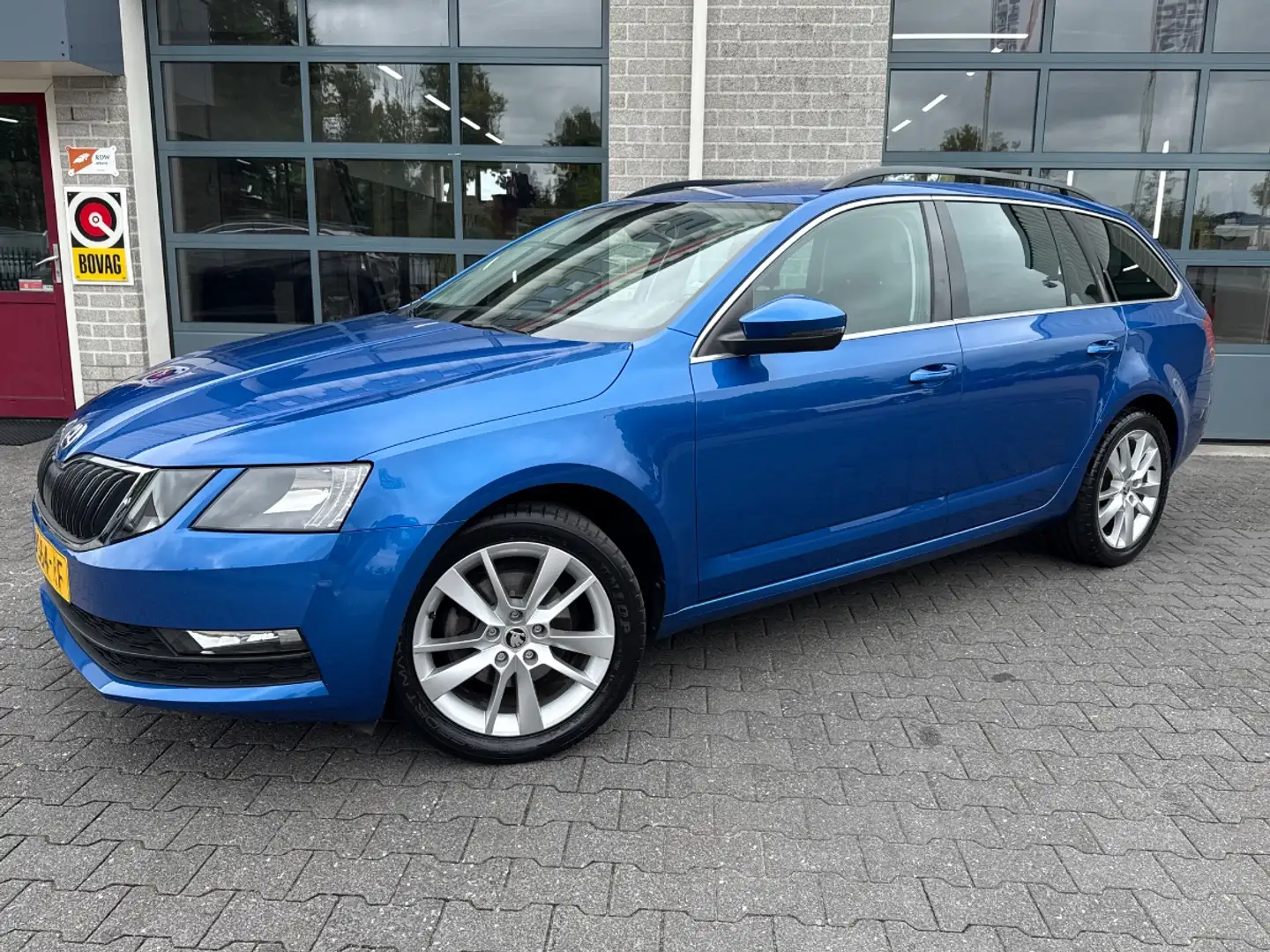 Skoda Octavia Combi 1.0 TSI Greentech Business Edition | TREKHAA Azul - 1