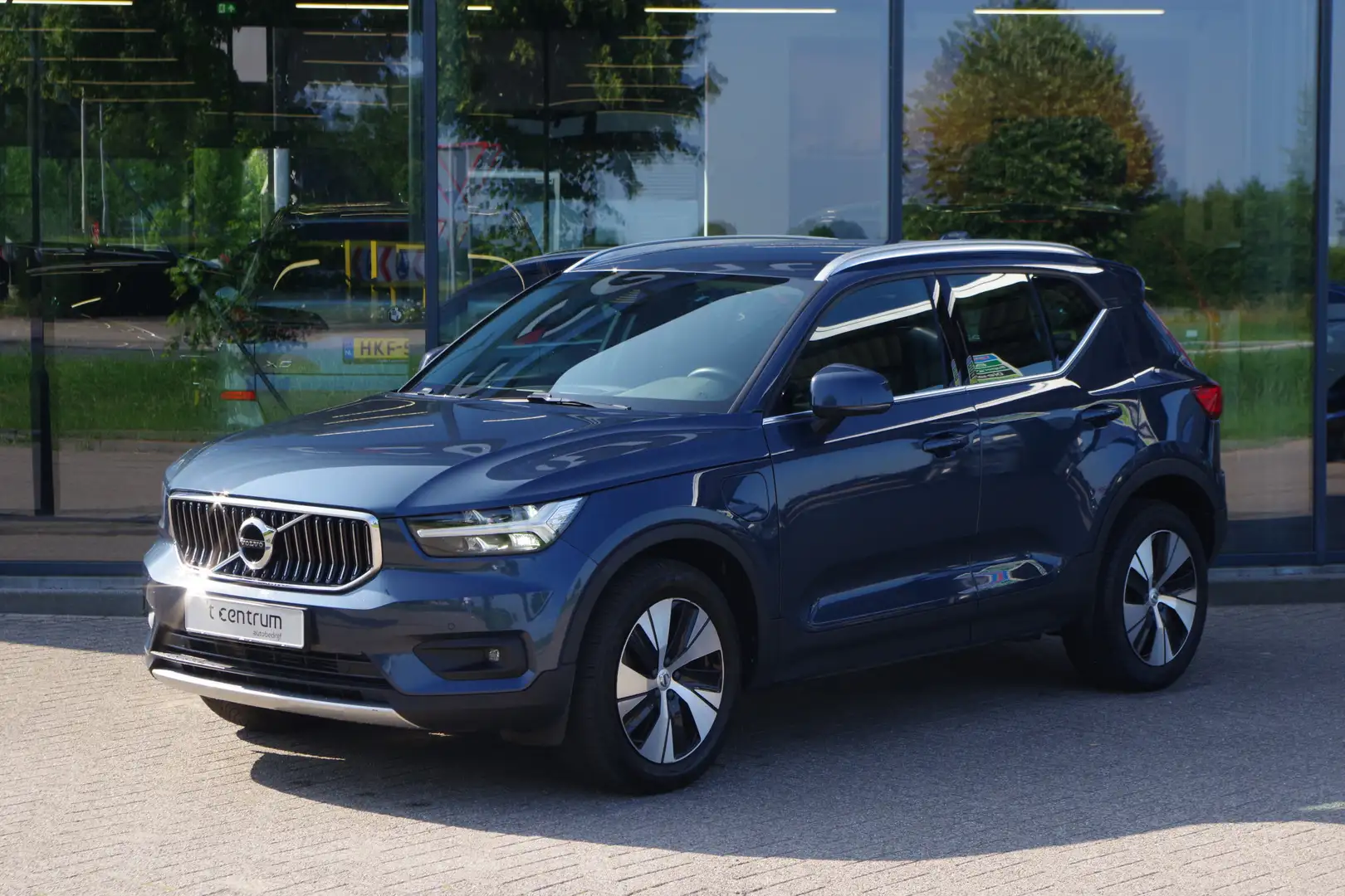 Volvo XC40 1.5 T4 211 PK Recharge Inscription Expression PHEV Blauw - 1