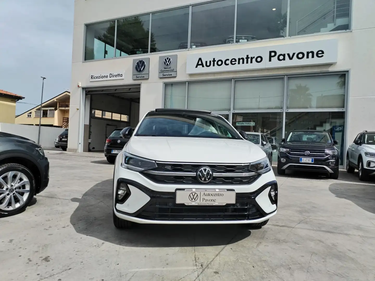 Volkswagen Taigo 1.0 tsi R-Line 110cv -IQ Drive-Matrix-Roof Pack- Blanc - 2