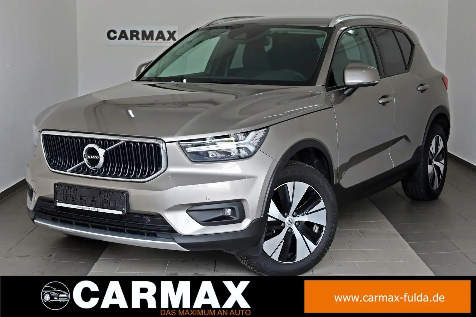 Volvo XC40 Momentum Pro Navi,LED,Kamera,SH,Apple Car Grau - 1