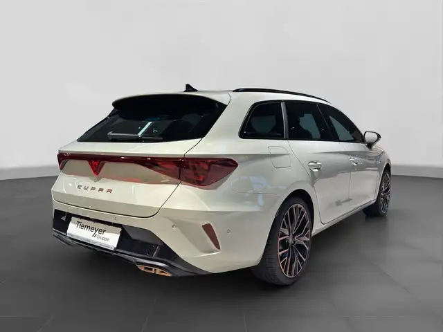 Cupra Leon view 3
