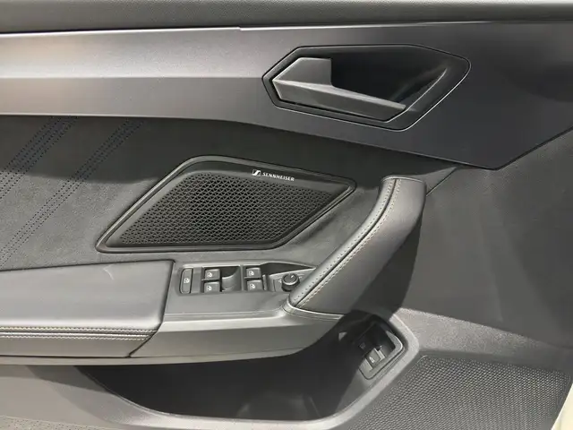 Cupra Leon view 8