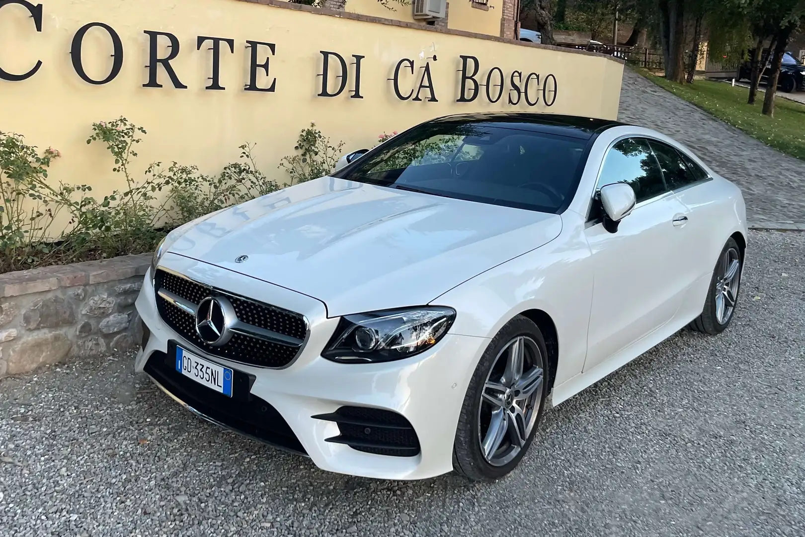 Mercedes-Benz E 300 Coupe d Premium Plus auto Bianco Diamante Designo Bianco - 1