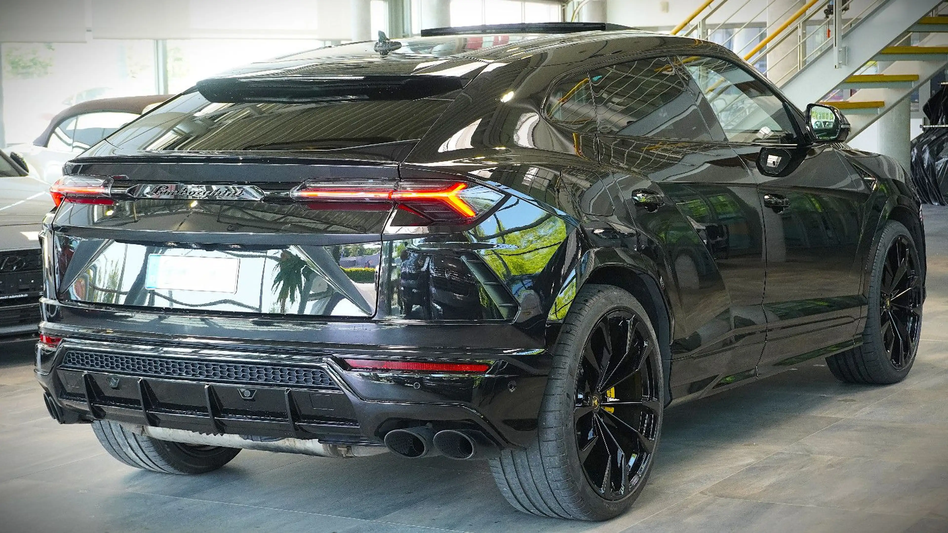 Lamborghini Urus 4.0 NIGHT*FOND*ADAS*MASSAGE*22*FULL-OPTIONS — photo 4