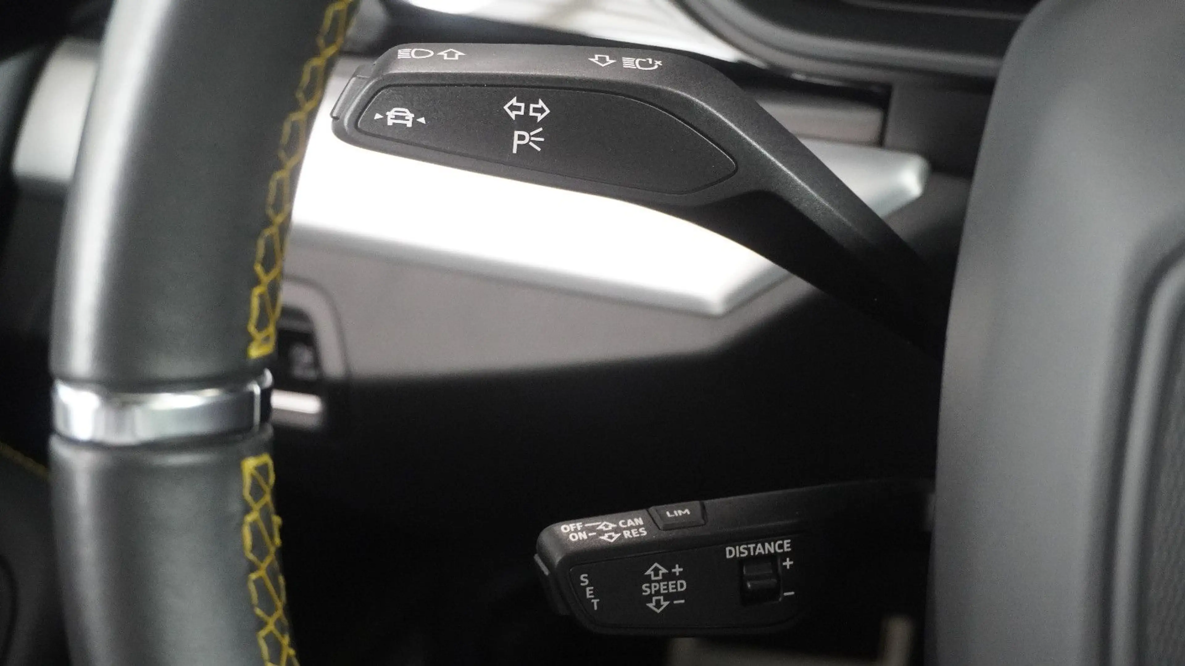 Lamborghini Urus 4.0 NIGHT*FOND*ADAS*MASSAGE*22*FULL-OPTIONS — photo 15