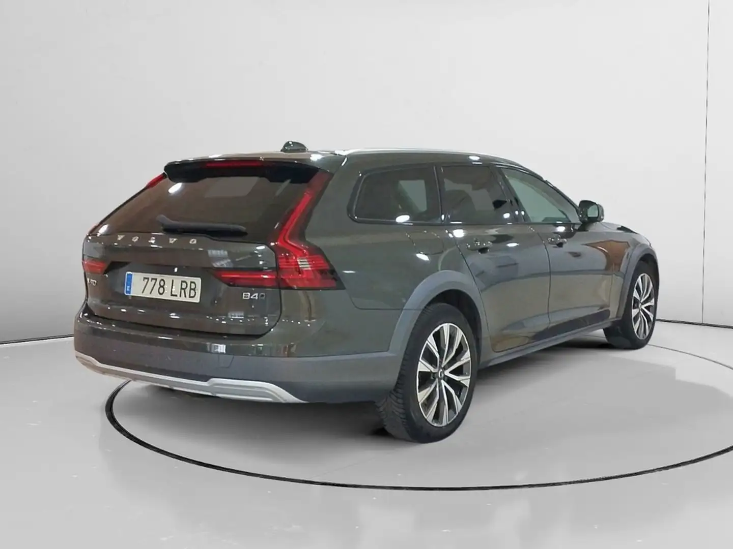 Volvo V90 Cross Country B4 AWD Aut. Gris - 2