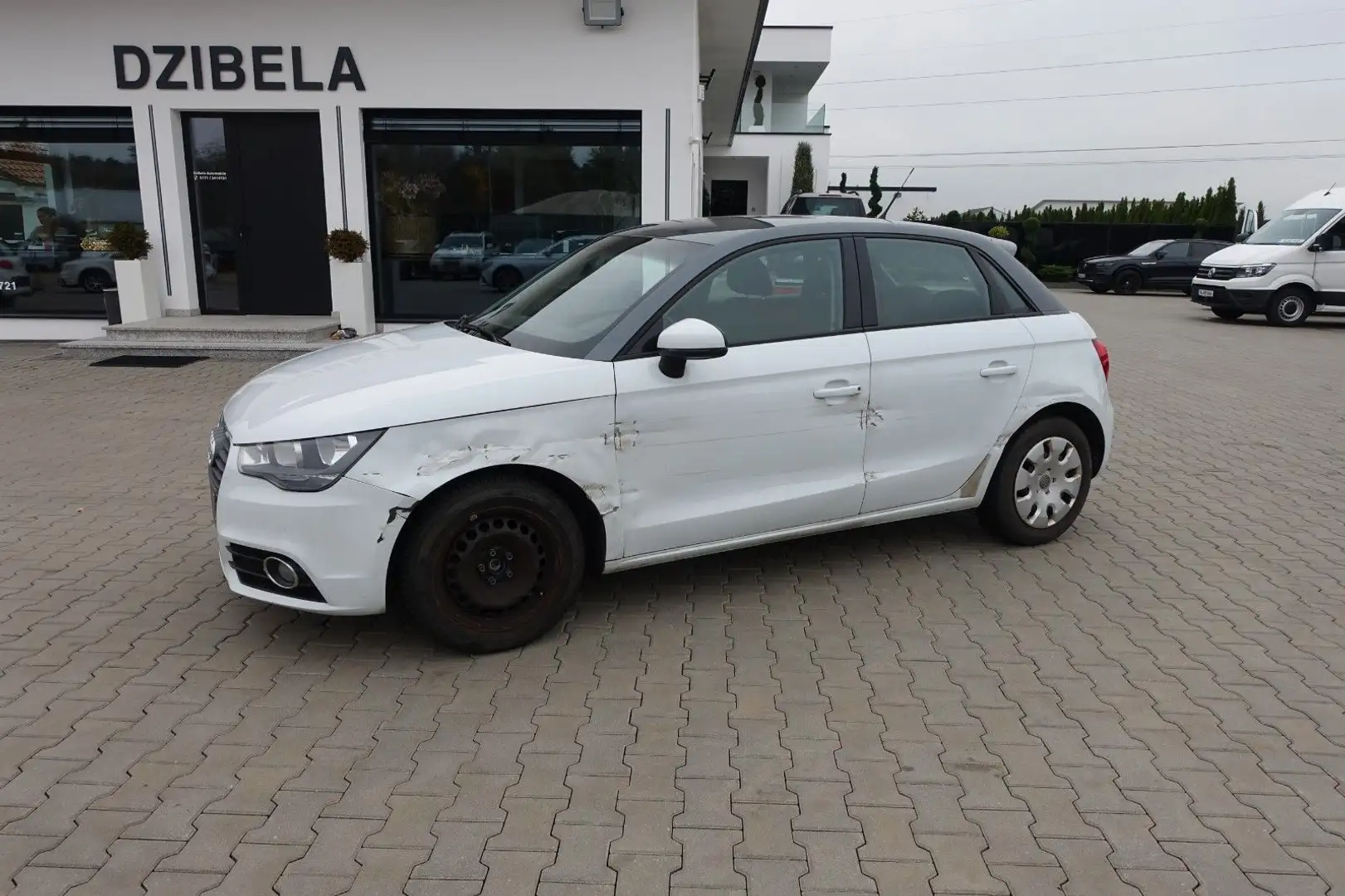 Audi A1 Sportback 1.2TFSI attraction Weiß - 1