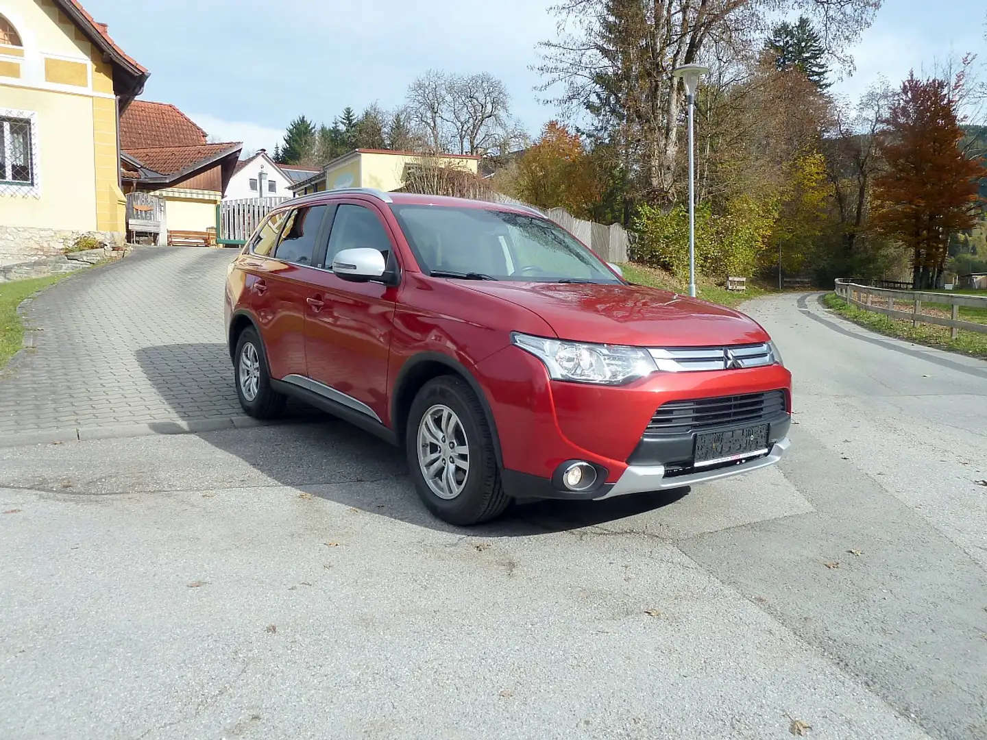 Mitsubishi Outlander 2,2 DI-D AS&G Intense Schwarz - 2