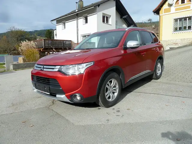 Mitsubishi Outlander 2,2 DI-D AS&G Intense