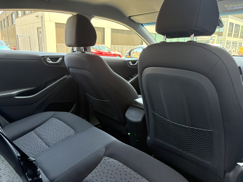 Hyundai IONIQ Comfort EV CARPLAY/CAMERA/CLIMA/NL AUTO/NAP — photo 9