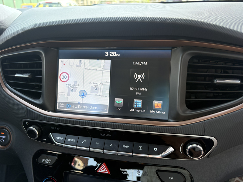 Hyundai IONIQ Comfort EV CARPLAY/CAMERA/CLIMA/NL AUTO/NAP — photo 13