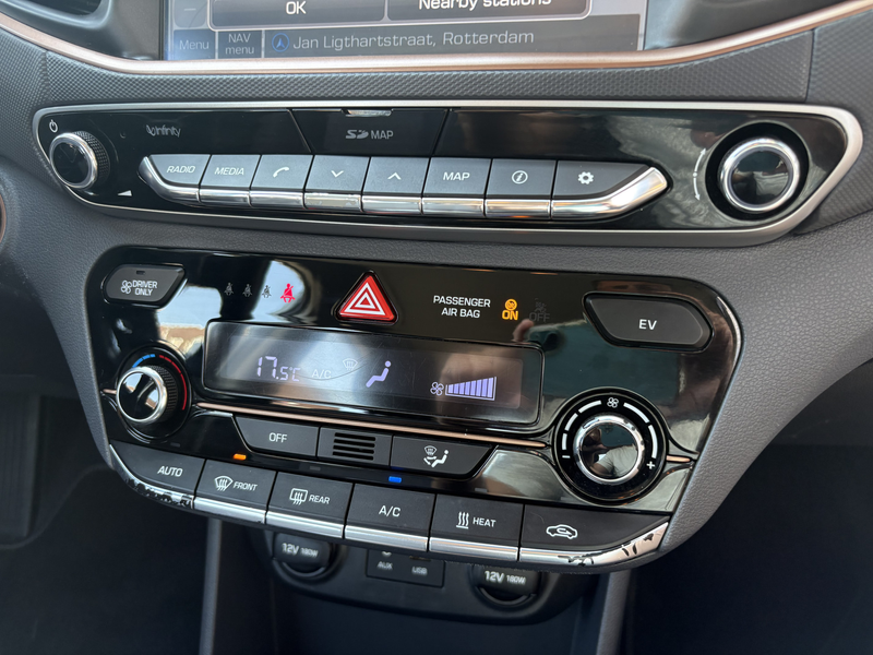 Hyundai IONIQ Comfort EV CARPLAY/CAMERA/CLIMA/NL AUTO/NAP — photo 16