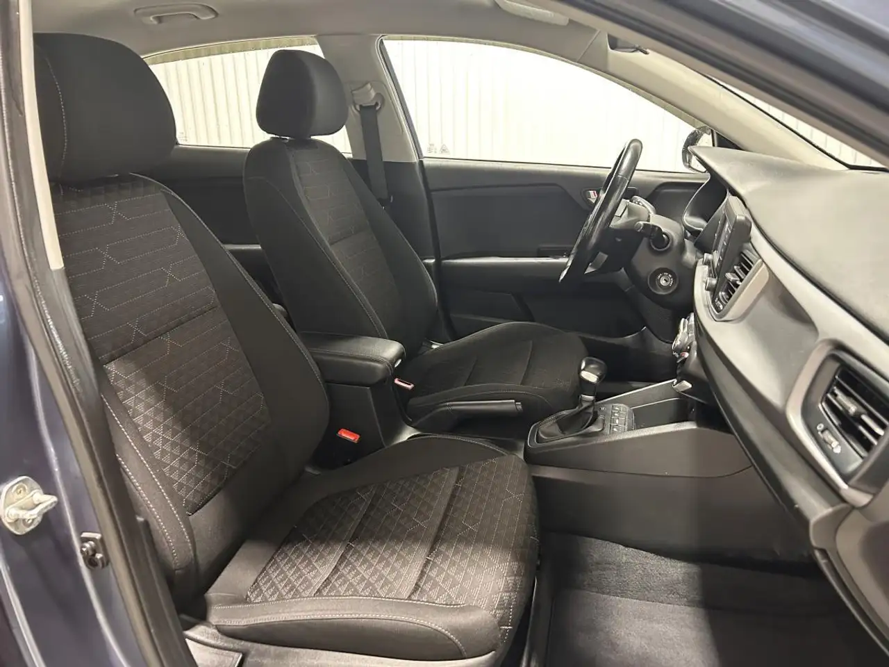 Kia Rio снимка Kia Rio