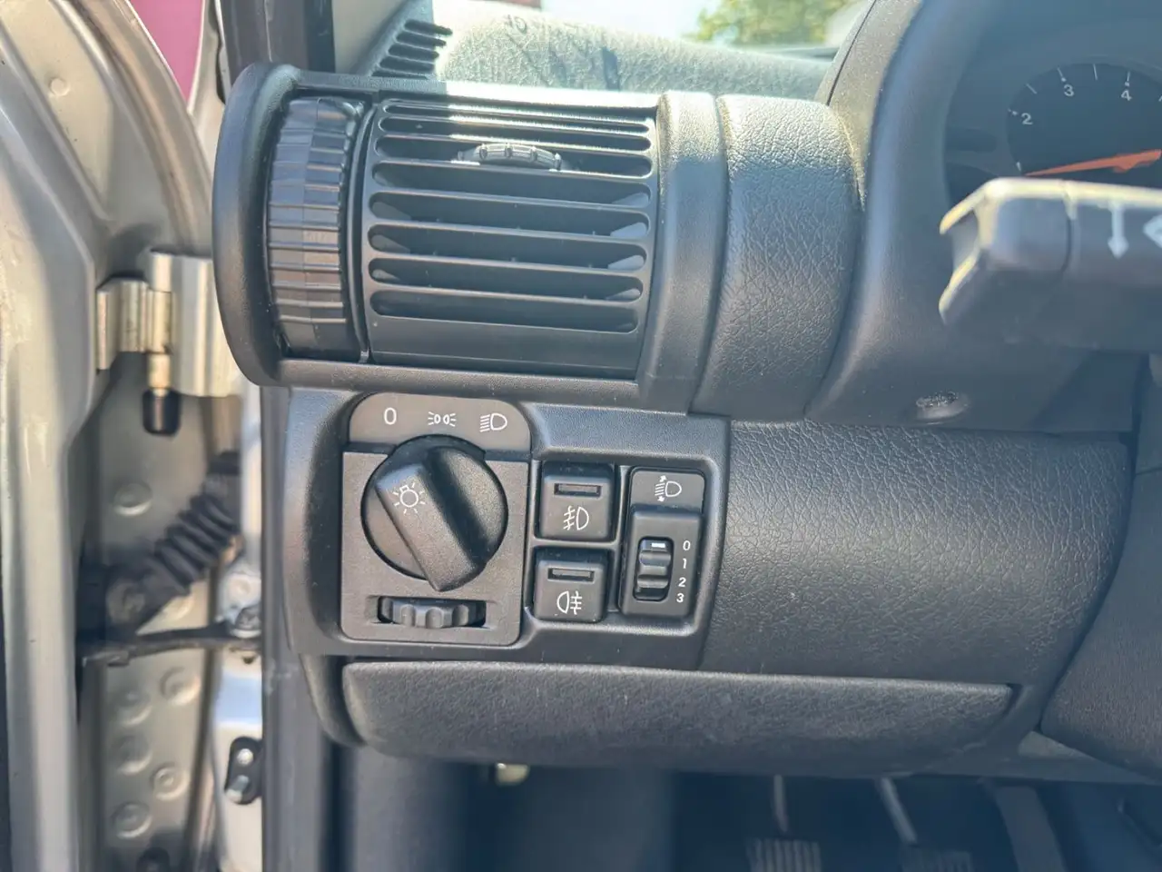 Opel Tigra 1.4/ TÜV NEU/ 1.HAND/ SCHIEBEDACH, foto 10