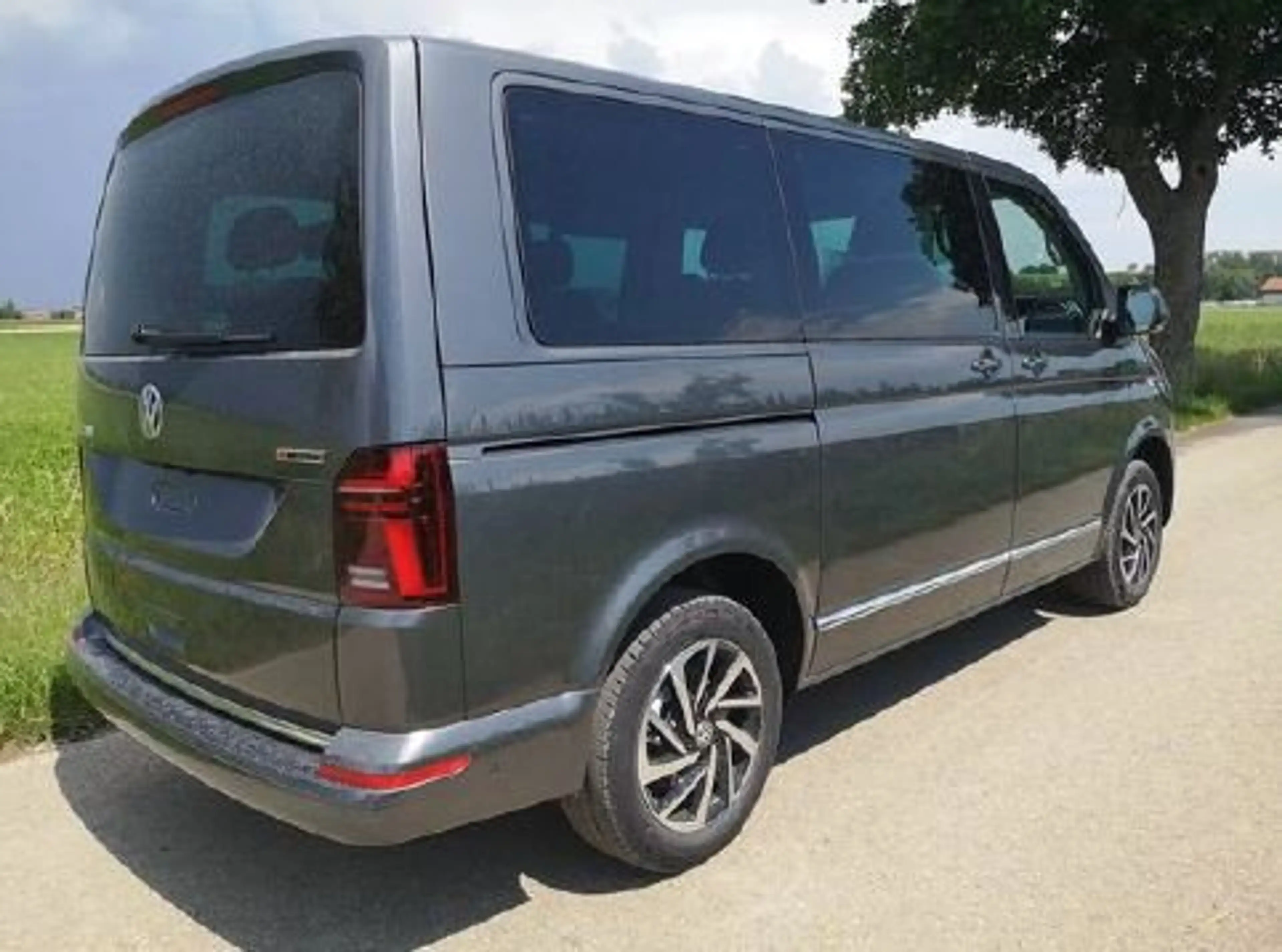 Volkswagen T6.1 Multivan T6.1  Multivan Cruse 4Motion ACC STH — photo 7