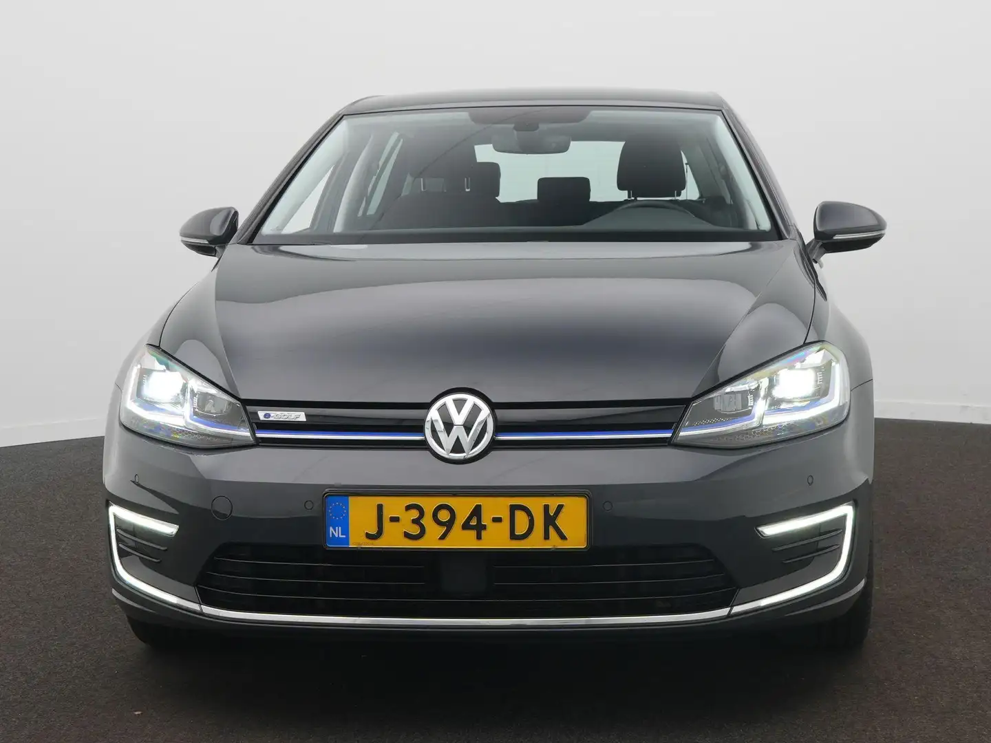 Volkswagen e-Golf E-DITION Automaat - Navi - ACC - PDC -LED Grijs - 2