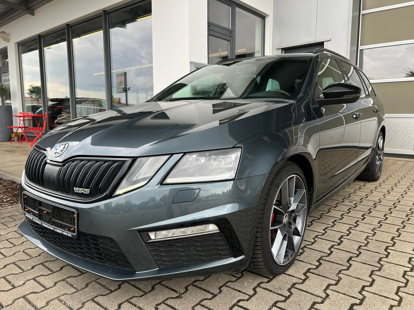 Skoda Octavia RS 2.0 TDI DSG AHK Leder Navi CarPlay Grau - 2