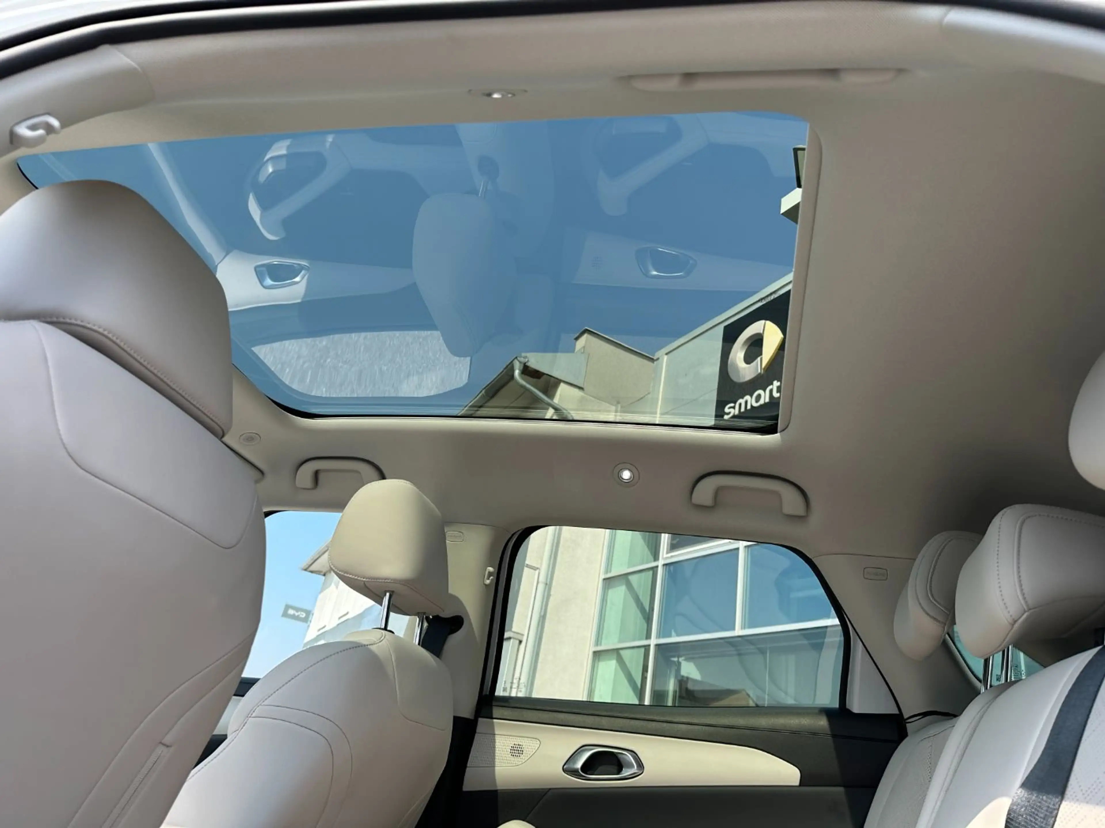 BYD Atto 2 DMi Boost LED DAB CarPlay HUD PTS KeyGo — photo 14