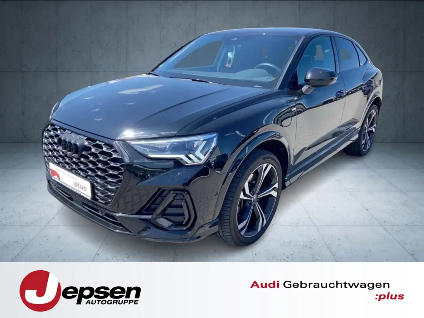 Audi Q3 Sportback 45 TFSI e S line S tr. Matrix AHK Zwart - 1